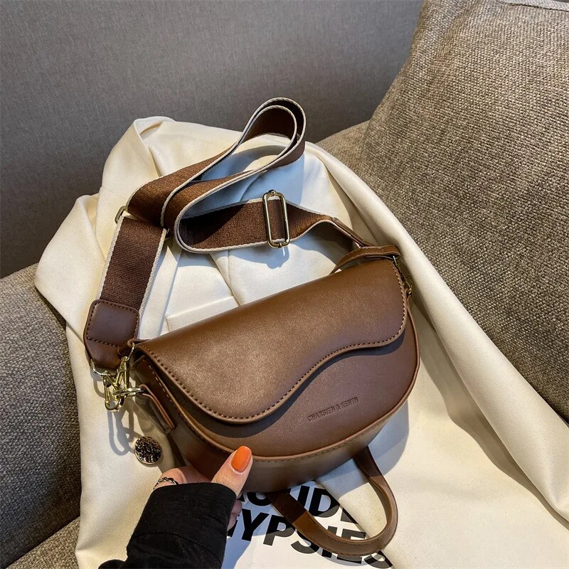 Women Bags Guess - 女性ヴィンテージソリッドカラーフラップ小さなサドルショルダー脇の下バッグファッション PU レザーワイドストラップクロスボディバッグ