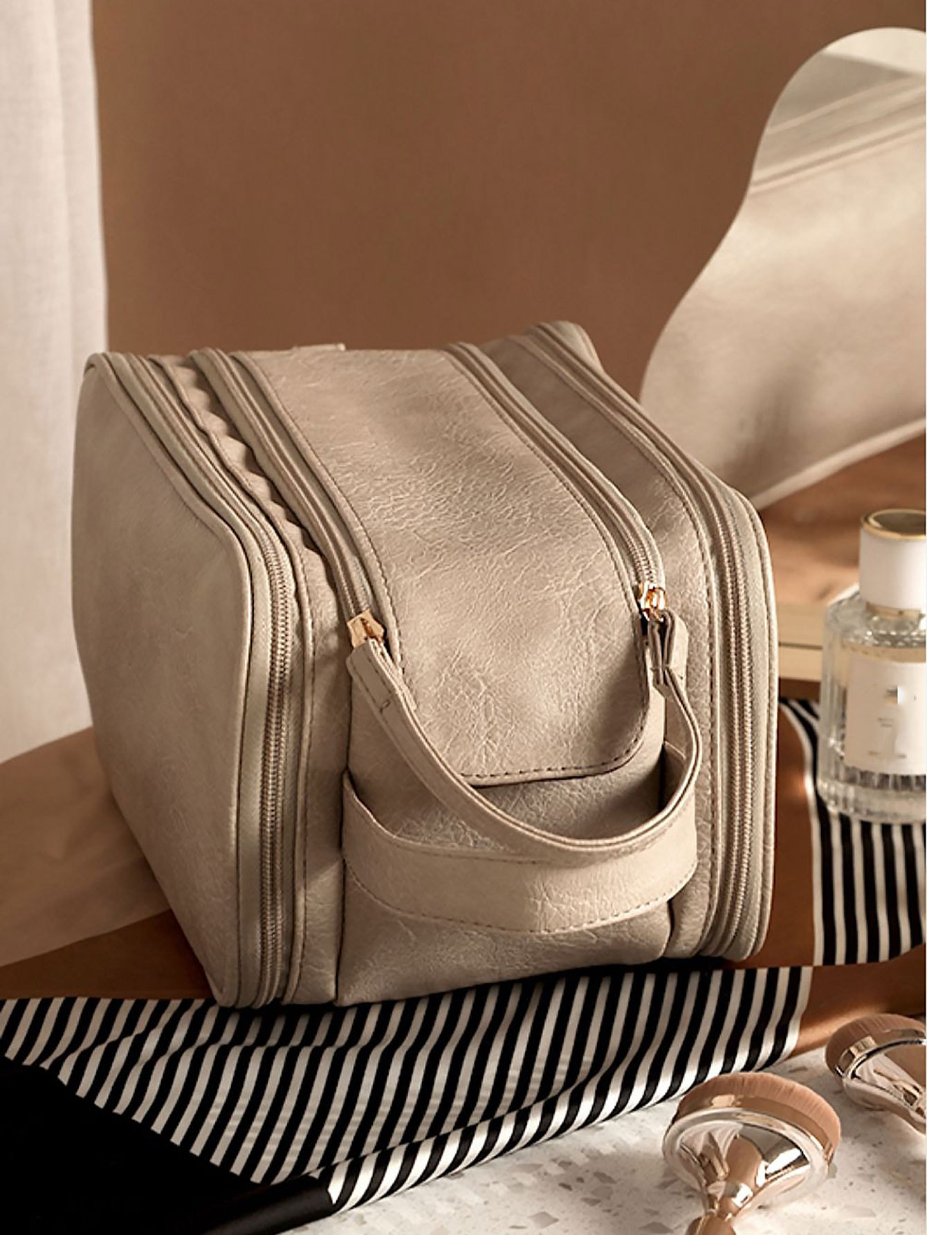 女性用新型多機能メイクアップバッグ、大容量、ポータブル、旅行 - Women Bags Goyard のレビューと価格