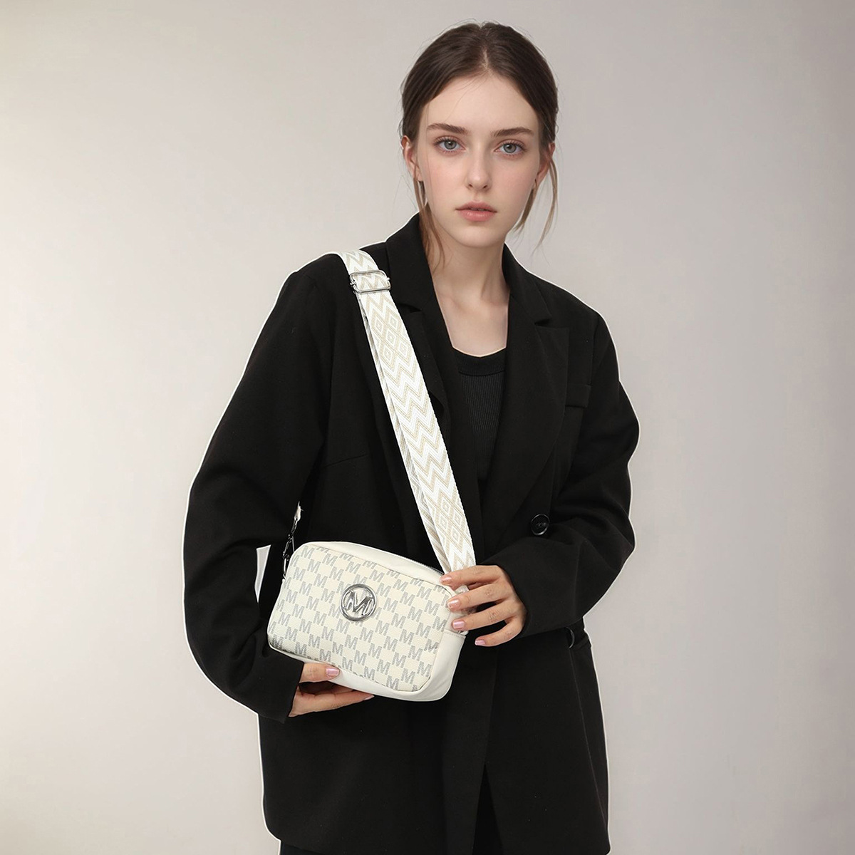 レトロMパターンデザイン女性用クロスボディバッグ、スタイリッ - Women'S Bags At M&S のレビューと価格