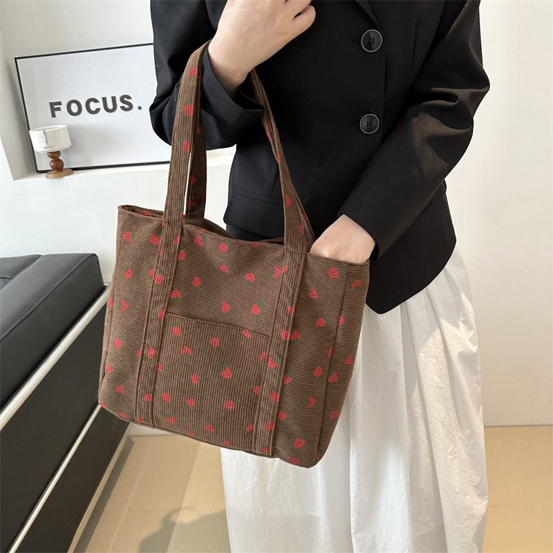 コーデュロイ ハンドバッグ イチゴ ビーチバッグ おしゃれ  - Women Bags Guess のレビューと価格