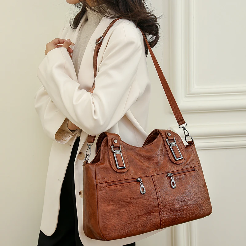 2024年 女性用 高級レザーショルダーバッグ トップハンド - Women Bags Guess のレビューと価格