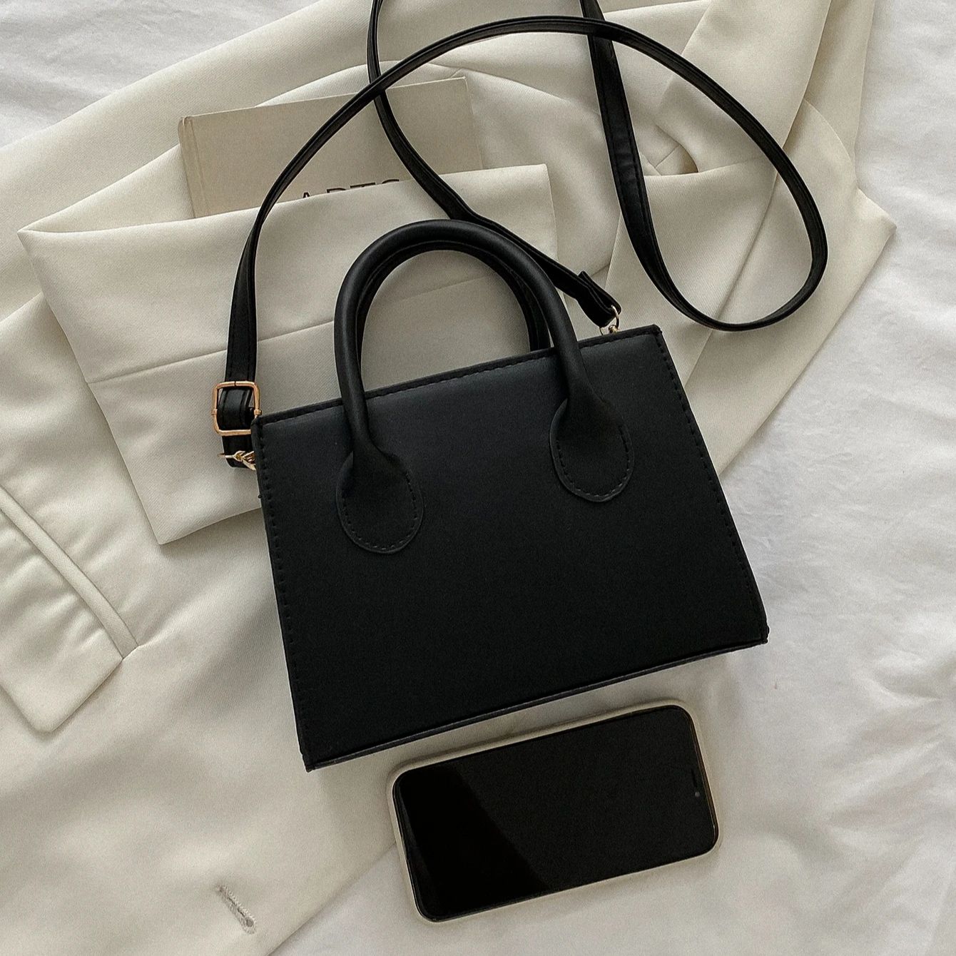 Pu レザーカジュアルクロスボディバッグ女性のためのレディー - Women Bags Guess のレビューと価格