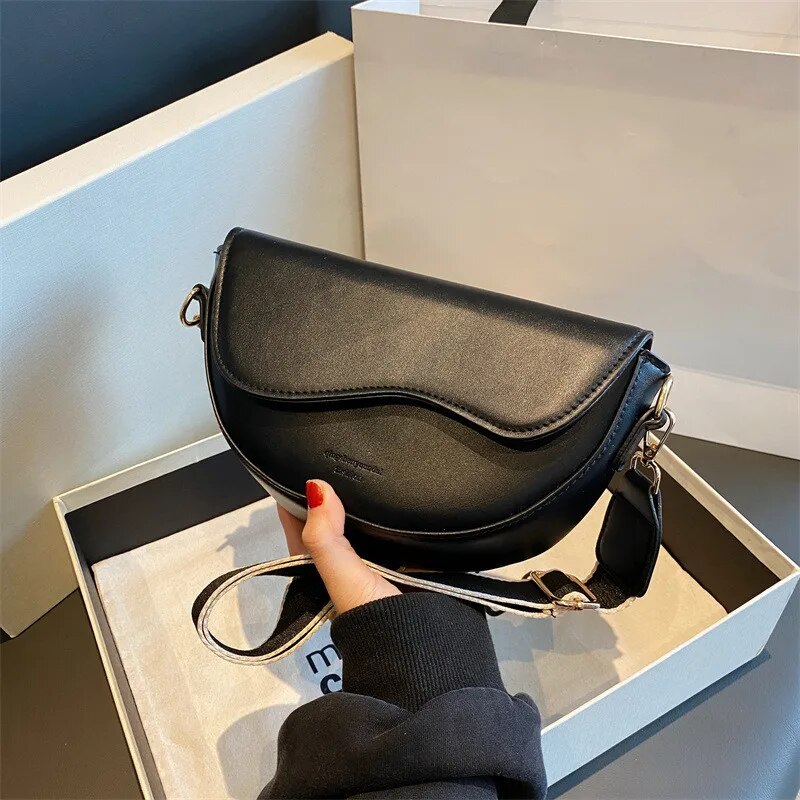女性ヴィンテージソリッドカラーフラップ小さなサドルショルダー - Women Bags Guess のレビューと価格