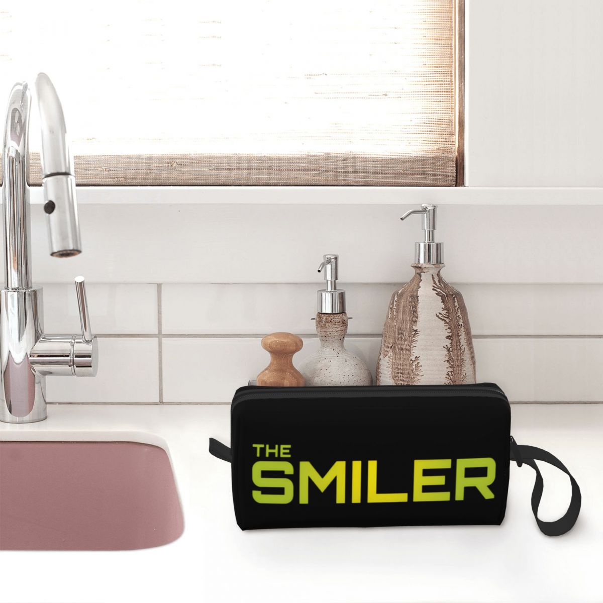 The Smiler Alton Towers Merch  - Women Bags Uk のレビューと価格